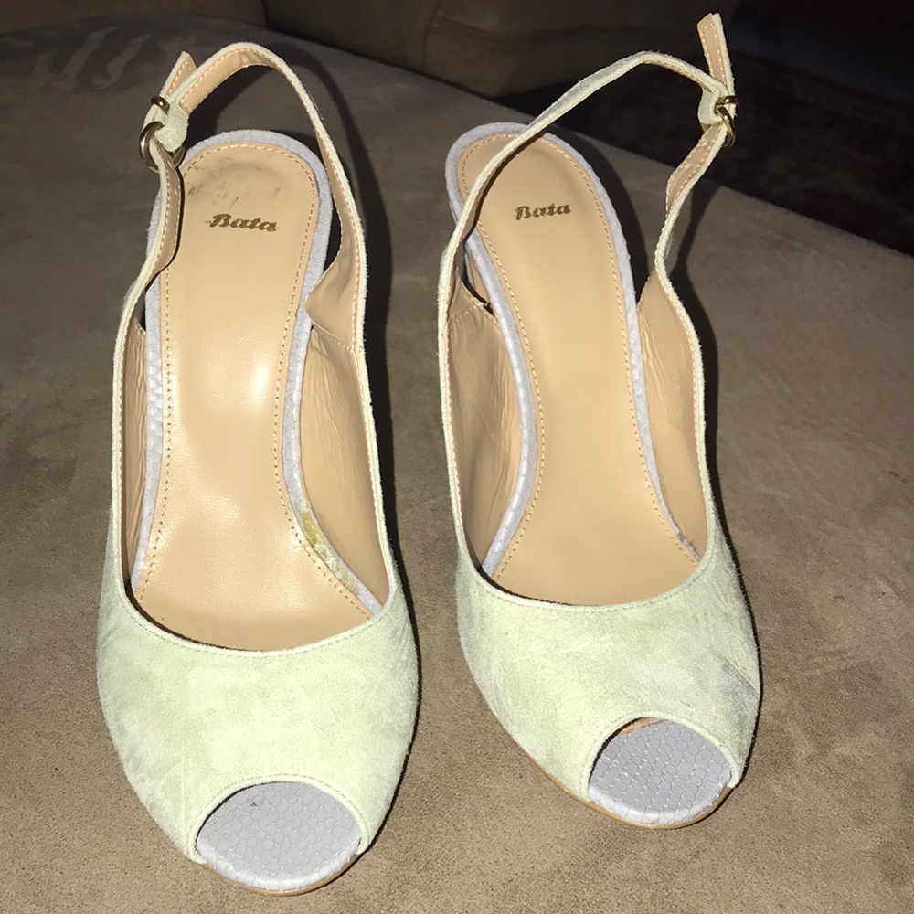 LT green suede sling back shoes